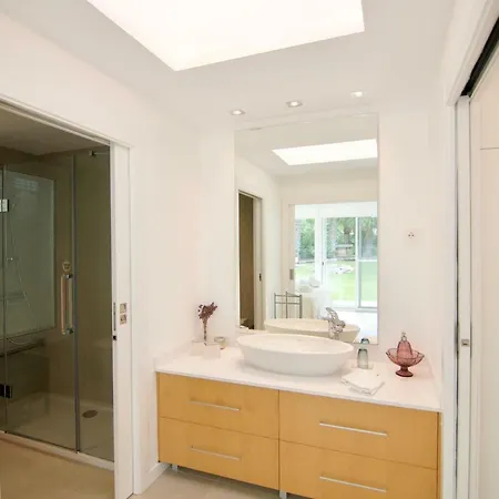 Luxury House * 锡切斯